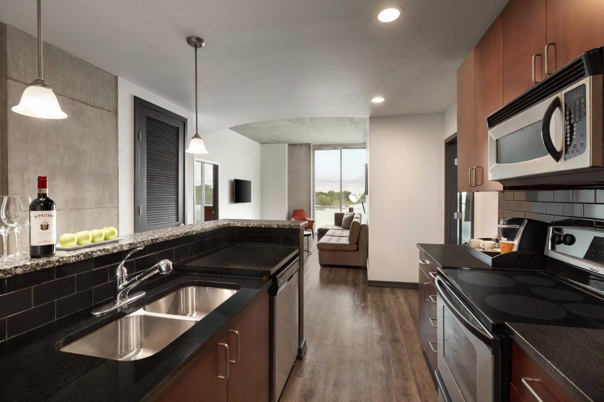 Twelve Midtown, Autograph Collection Hotel 4*